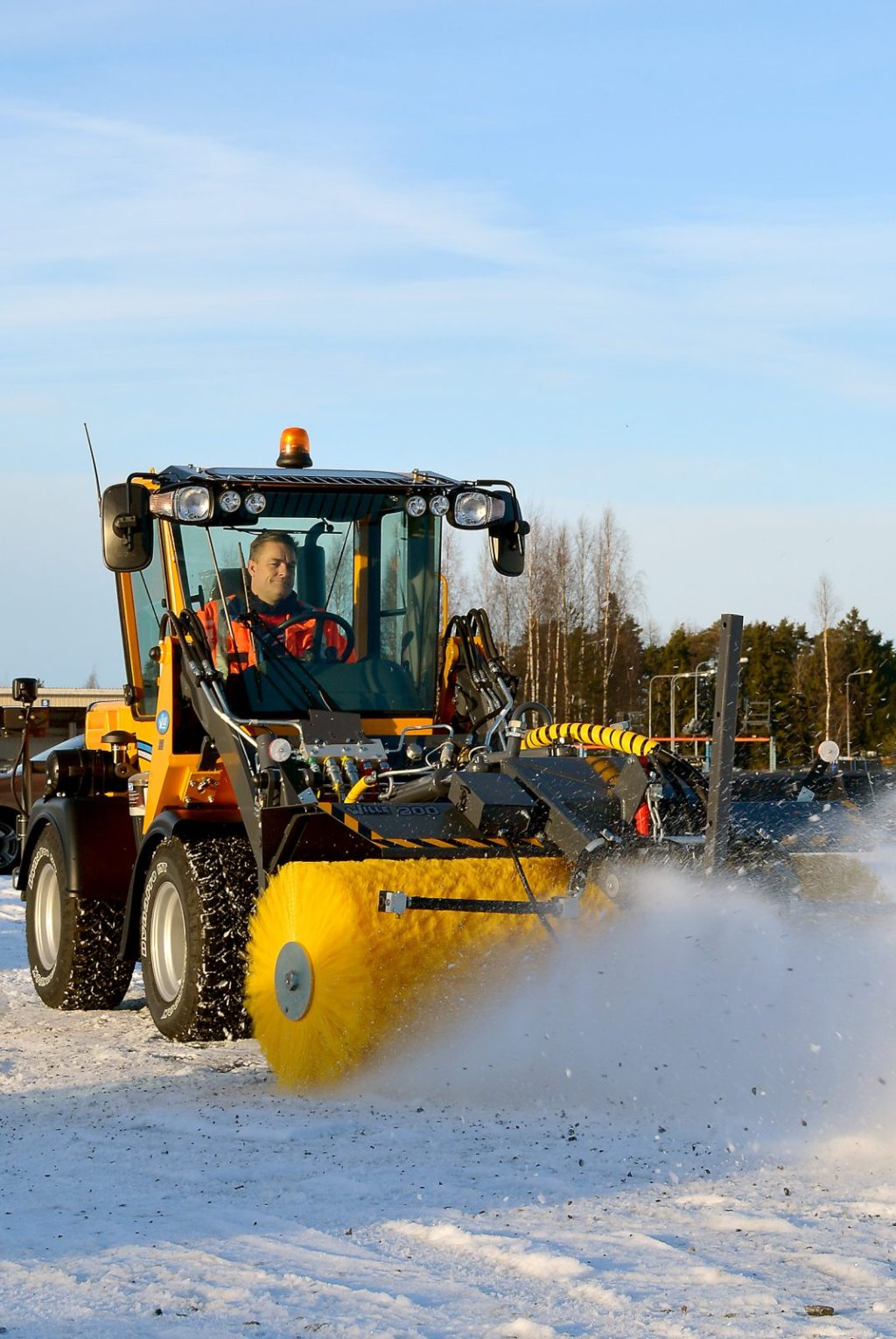 w365_rotarybroom_sweep-action